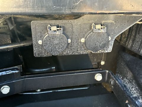 [3600-6578752-14.jpg]