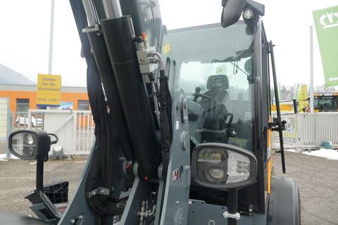 [3600-6657116-13.jpg]