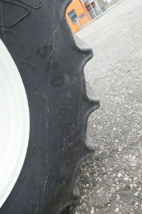 [3600-6671196-3.jpg]