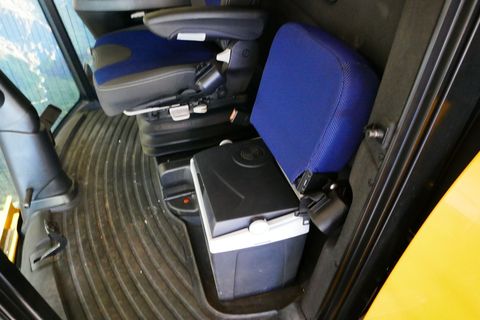 [3600-6679333-10.jpg]