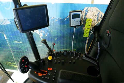 [3600-6679333-11.jpg]