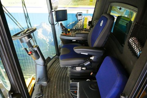 [3600-6679333-9.jpg]