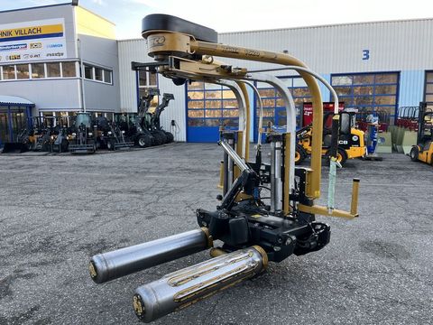 [3600-6731972-2.jpg]