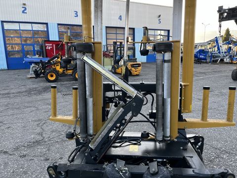 [3600-6731972-3.jpg]