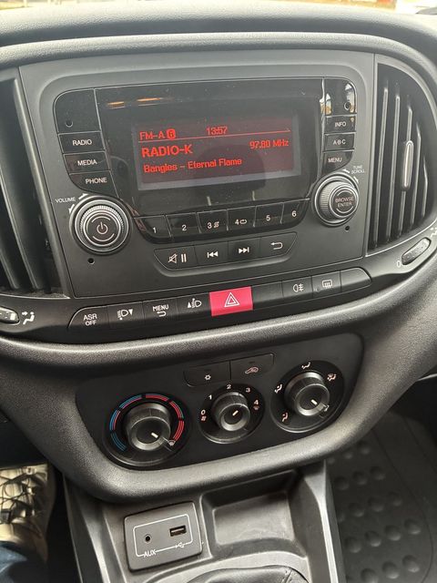 [3600-6745626-7.jpg]