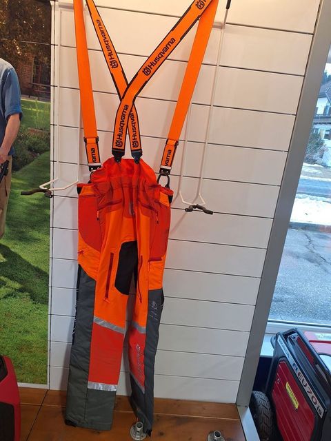 [3600-6746250-2.jpg]