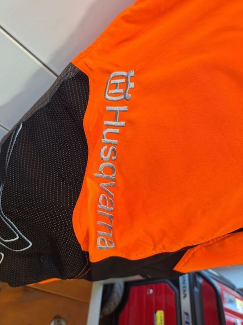 [3600-6746250-5.jpg]