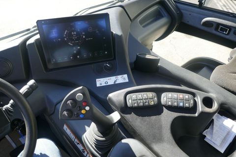 [3600-6769176-14.jpg]