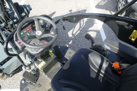 [3600-6790569-3.jpg]