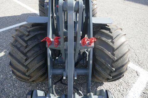 [3600-6790569-8.jpg]