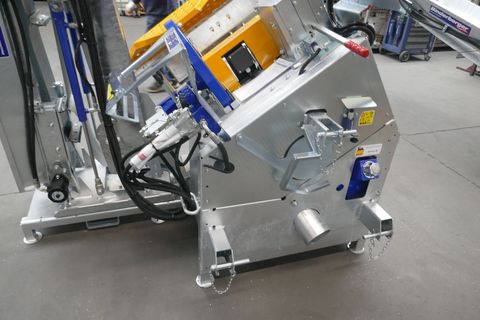 [3600-6827449-3.jpg]