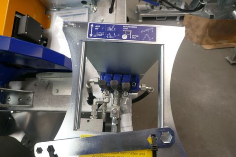[3600-6827449-4.jpg]