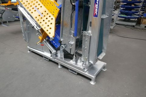 [3600-6827449-5.jpg]
