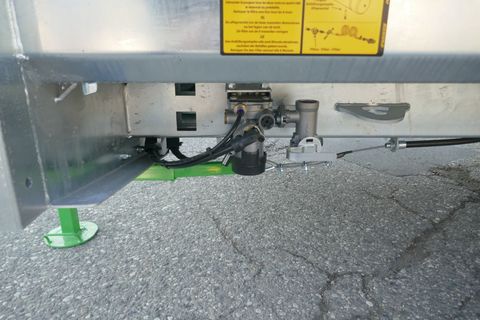 [3600-6852319-10.jpg]