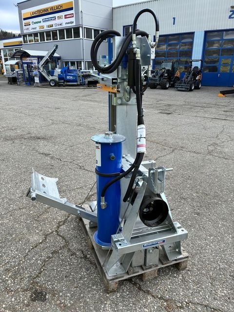 [3600-6861347-5.jpg]