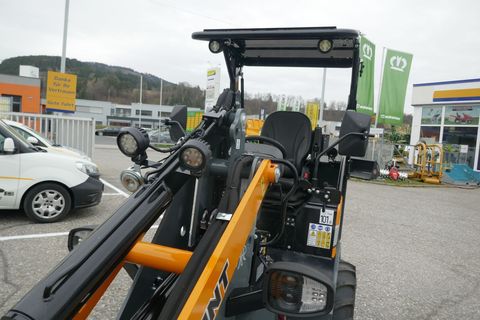 [3600-6884092-13.jpg]