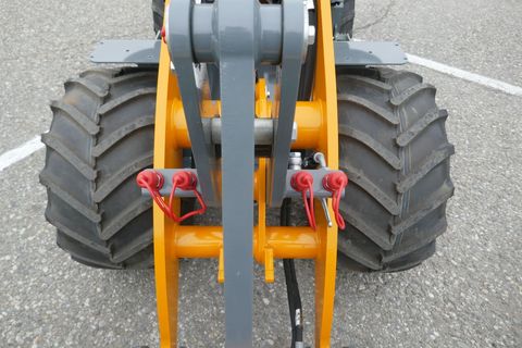 [3600-6884092-14.jpg]