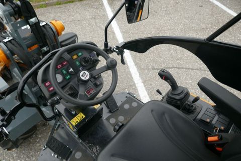 [3600-6884092-6.jpg]