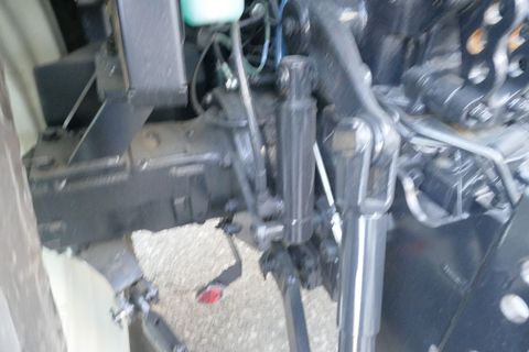 [3600-6899593-4.jpg]