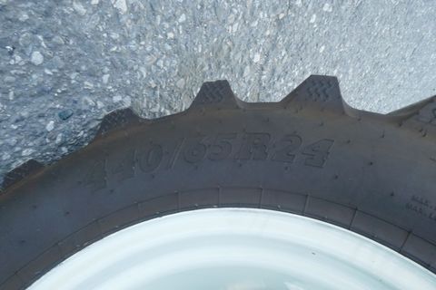 [3600-6899593-6.jpg]