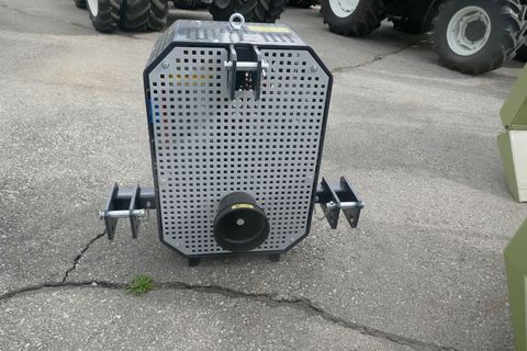 [3600-6899745-3.jpg]