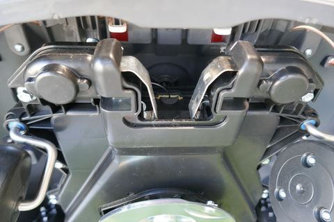 [3600-7061933-3.jpg]