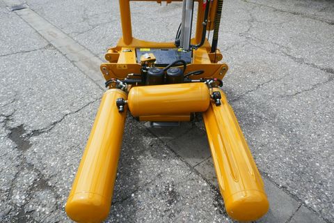 [3600-7102849-10.jpg]
