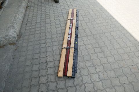 [3600-7106469-3.jpg]