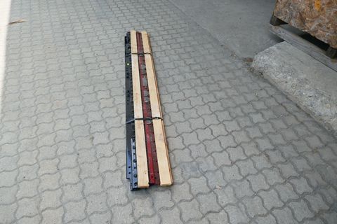 [3600-7106469-4.jpg]