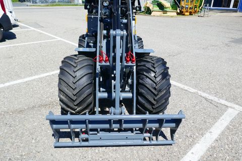[3600-7147206-6.jpg]