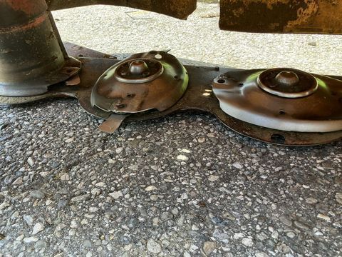 [3600-7328049-4.jpg]