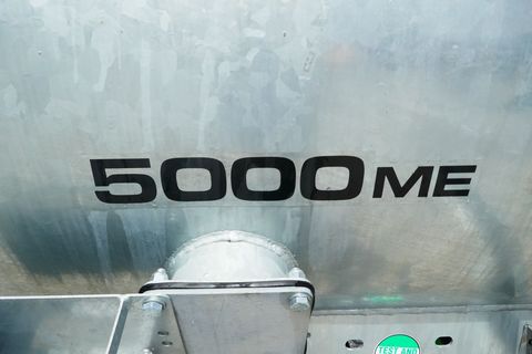 [3600-7423410-2.jpg]