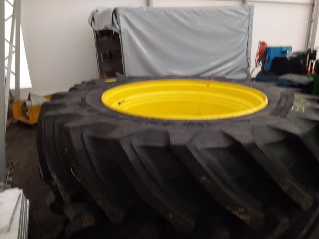 [3606-3393537-0_1.jpg]