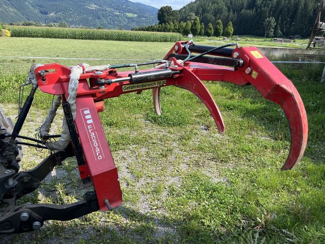 [3886-6832160-0_1.jpg]