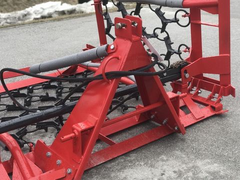 [3944-4085360-3.jpg]