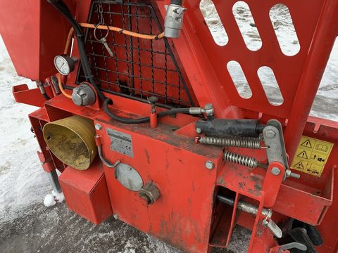 [3944-6681796-11.jpg]