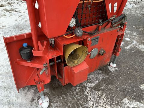 [3944-6681796-3.jpg]