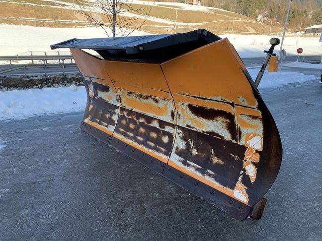 [3944-6689513-0_1.jpg]