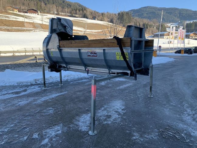 [3944-6689729-0_1.jpg]