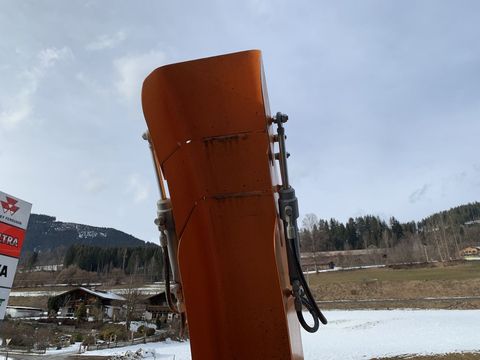 [3944-6743268-12.jpg]