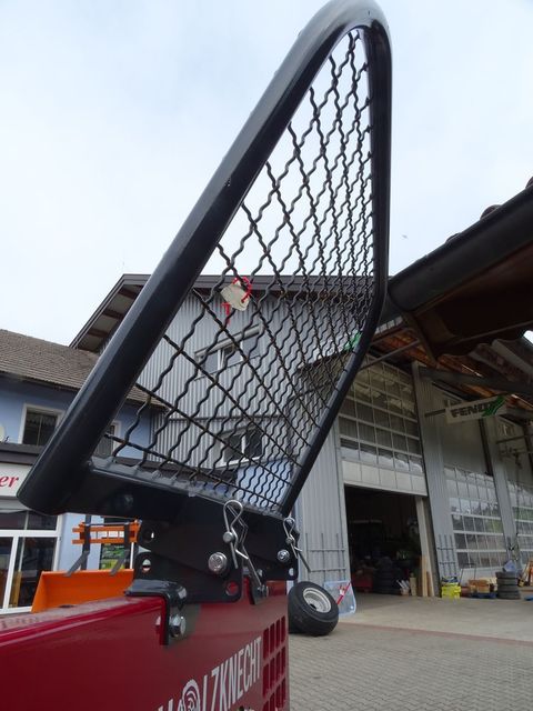 [4079-2257722-7.jpg]