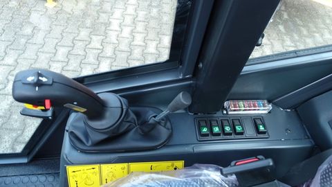 [4079-2643450-13.jpg]