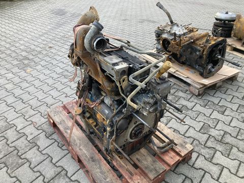 [4079-3968379-11.jpg]