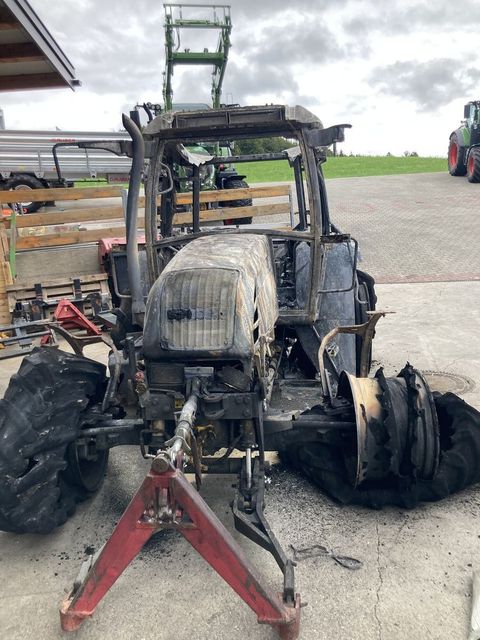 [4079-3968379-14.jpg]