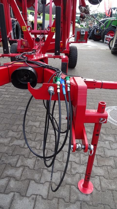 [4079-4157040-7.jpg]