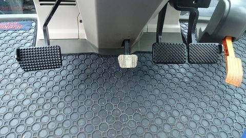 [4079-4599121-16.jpg]