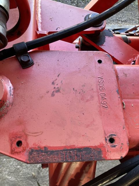 [4079-4664402-9.jpg]