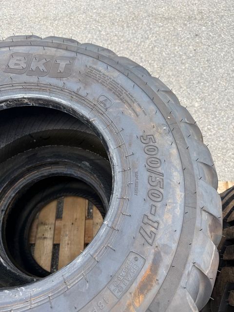 [4750-6091036-3.jpg]