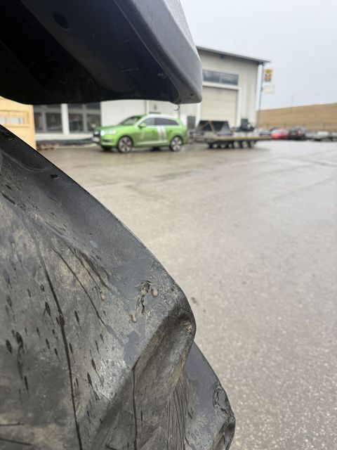 [4750-6542839-17.jpg]