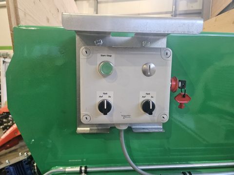 [6030-6293653-5.jpg]